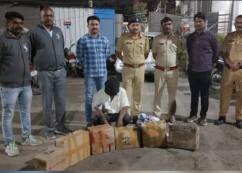 अवैध दारूविक्री करणा-यावर कारवाई एकुण २१,८४० रु. किं चा मुद्देमाल पुणे पोलिसांनी केला जप्त