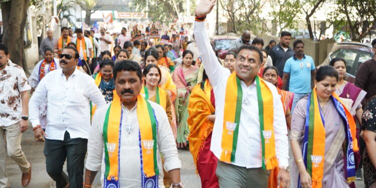 सनी निम्हण यांच्या पदयात्रेला मतदारांचा उत्स्फूर्त प्रतिसाद