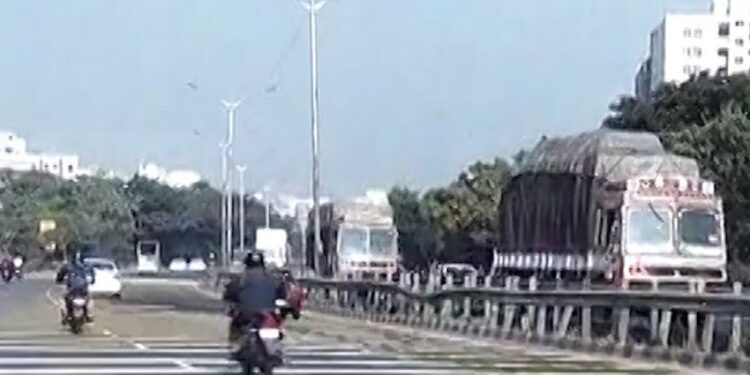 नवले पुलावर स्पीड नियंत्रण कॅमेरे गॅन्ट्री बसविण्याकामी ३ ते ५ फेब्रुवारी दरम्यान लेन बंद