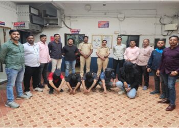 उच्चभ्रू सोसायटीतील अवैध हुक्का पार्लरवर सहकारनगर पोलिसांचा छापा