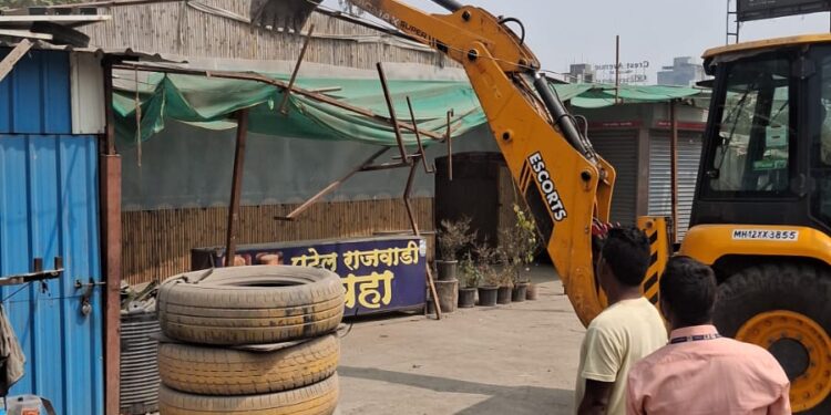 खराडी-बाणेर-सुस व हडपसर परिसरात ३०,६०० चौ.फुट अनधिकृत बांधकाम जमीनदोस्त