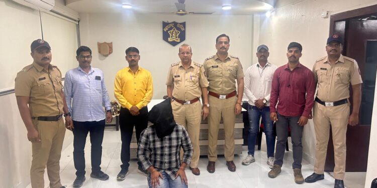 आठ महिन्यांपासून फरार असलेला पाहिजे आरोपी युनिट-४ कडून जेरबंद
