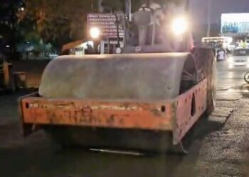 बुलेटला फटाका सायलेंसर बसविणाऱ्या दुचाकी व वाहन गॅरेजवर पोलिसांची कारवाई; 15 बुलेट जप्त