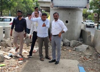 बाणेर रोडवरील पावसाळी पूर्वतयारीचा आढावा; अतिरिक्त महापालिका आयुक्त ओमप्रकाश दिवटे यांची संयुक्त पाहणी