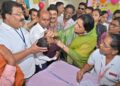 पालकमंत्री सुनेत्रा अजित पवार यांच्या हस्ते बालकांना पल्स पोलिओ लसीकरण