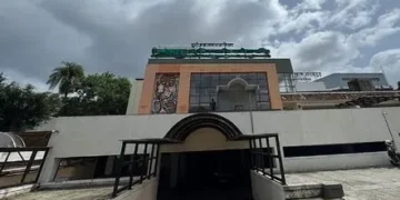 कोथरूडच्या बाळासाहेब ठाकरे बालनाट्यगृहात ६८ लाखांचे म्युरल काम