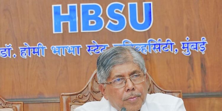 विद्यार्थ्यांना दिलासा देण्यासाठी व्यावसायिक अभ्यासक्रम प्रवेशासाठी जातवैधता प्रमाणपत्र सादर करण्यास सहा महिन्यांची मुदत