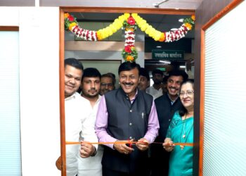मुख्यमंत्री देवेंद्र फडणवीस यांच्या वाढदिवसानिमित्त महापौर वैद्यकीय सहाय्यता कक्षाचे उद्घाटन; आयुष्यमान भारत व महात्मा फुले जनआरोग्य योजनेंतर्गत नागरिकांना पाच लाखांपर्यंत कॅशलेस उपचाराची सुविधा….