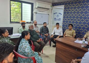 पोलिसांचा जनसंवाद : चतुःश्रृंगी पोलीस स्टेशनचे वरिष्ठ पोलीस निरीक्षकांनी ऐकली गाऱ्हाणी