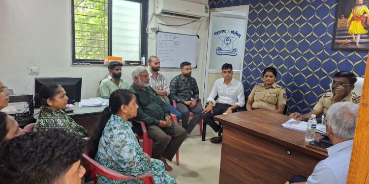 पोलिसांचा जनसंवाद : चतुःश्रृंगी पोलीस स्टेशनचे वरिष्ठ पोलीस निरीक्षकांनी ऐकली गाऱ्हाणी