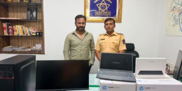 स्व. विनायक आबा निम्हण यांच्या जयंतीनिमित्त खडकी पोलीस स्टेशनला संगणकीय साहित्याचे वितरण