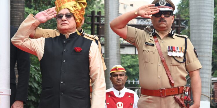 स्वातंत्र्यदिनी राज्यपाल जिष्णु देव वर्मा यांच्या हस्ते ध्वजारोहण