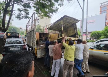 शाळा-महाविद्यालयांच्या १०० मीटर परिसरातील पान टपऱ्यांवर पिंपरी चिंचवड पोलिसांचा कारवाई; १९ टपऱ्यांची उचल बांगडी
