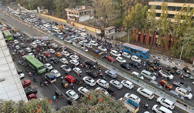 गणेशखिंड परिसरातील वाहतूक कोंडी सोडविण्यासाठी तातडीच्या उपाययोजना राबविणार-आमदार सिद्धार्थ शिरोळे