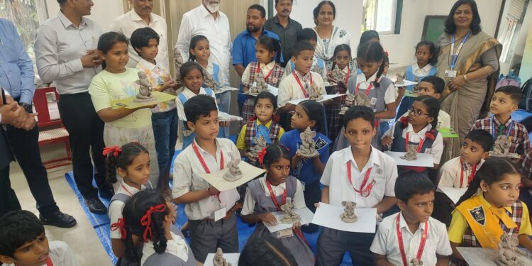 गणेशोत्सवातून विद्यार्थ्यांच्या सर्जनशीलतेला प्रोत्साहन