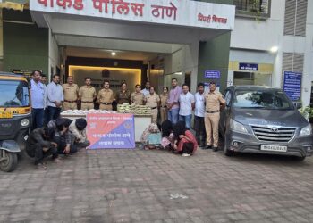 पुण्यातील स्टार बाजारातील खरेदीच्या बहाने चोरी करणारे चार महिला, तीन पुरुष पोलिसांच्या जाळ्यात