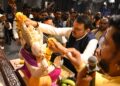 मुख्यमंत्री देवेंद्र फडणवीस यांच्या पुण्यातील सार्वजनिक गणेश मंडळांना भेटी